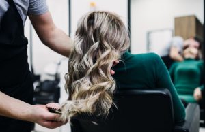 Τεχνικές βαφής: Ποιες είναι οι πιο δημοφιλείς – Τι ακριβώς κάνει η καθεμιά από τις παρακάτω τεχνικές και ποιες οι διαφορές τους;