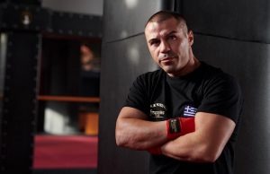 Μπήκαμε στην υπερπολυτελή μεζονέτα του Μιχάλη Ζαμπίδη στην Βούλα!