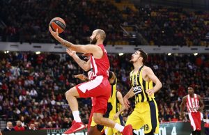 Ολυμπιακός – Φενέρμπαχτσε : Λύγισαν οι «ερυθρόλευκοι» 87-96 στο ΣΕΦ (Highlights)