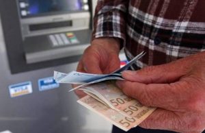 Ποιοι θα δουν έως 800 ευρώ στους λογαριασμούς τους | Bonus στους συνταξιούχους