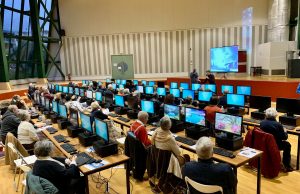 Nέος κύκλος εκπαίδευσης στους ηλεκτρονικούς υπολογιστές για ανθρώπους 65 plus απο τον Δ. Γλυφάδας.