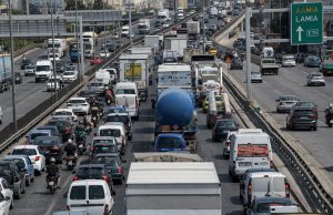 Επιβαρυμένη σήμερα η κίνηση στην παραλιακή λεωφόρο Ποσειδώνος