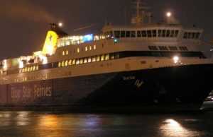 Θρίλερ στον Σαρωνικό: Επιβάτης του Blue Star 2 φέρεται να έπεσε στην θάλασσα