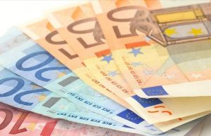 Κορονοϊός: «Πλύντε τα χέρια σας μετά τη χρήση χαρτονομισμάτων» λέει ο ΠΟΥ