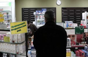 Κορονοϊός: Πανικόβλητοι πελάτες στα φαρμακεία – Παρελθόν… μάσκες, αντισηπτικά και οινόπνευμα