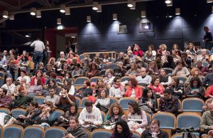 Κορωνοϊός: Κλείνουν κέντρα διασκέδασης, θέατρα, κινηματογράφοι