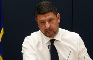 Νέα μέτρα λόγω κορονοϊού: Κλειστές οι λαϊκές αύριο, τέλος τα πικ νικ, τι αλλάζει για τα σούπερ μάρκετ