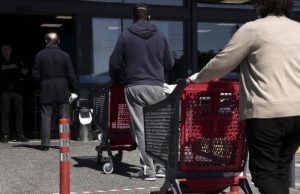 «Μένουμε Σπίτι»: Διαιτολόγος δίνει τη λίστα για τα ψώνια του σούπερ μάρκετ – Για να μην το παρακάνουμε