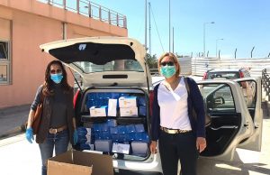 Με είδη ατομικής υγιεινής για την προστασία των εργαζομένων ενίσχυσε η Περιφέρεια Αττικής τον Δήμο Γλυφάδας.