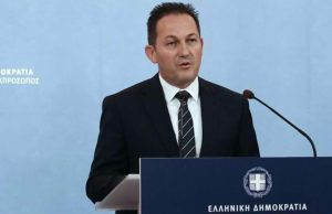 Πέτσας: «Όλα ανοικτά για απαγόρευση κυκλοφορίας το Πάσχα »