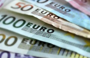 Δώρο Πάσχα: Πότε καταβάλλεται, ποιοι το δικαιούνται – Όσα πρέπει να γνωρίζετε