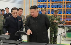 Νέα θεωρία για τον Κιμ Γιονγκ Ουν: «Είναι ζωντανός, αλλά κρύβεται για να μην νοσήσει από κορονοϊό»!