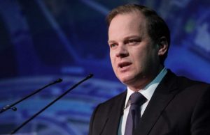 Καραμανλής: «Πυκνώνουν τα δρομολόγια στα ΜΜΜ – Τι θα γίνει με τον δεύτερο επιβάτη στα ταξί – Καμία αύξηση στα διόδια»