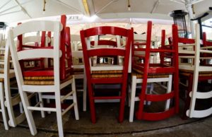 Παπαθανάσης: «Συζητάμε να ανοίξουν νωρίτερα εστίαση, εμπορικά κέντρα και εσωτερικοί χώροι»