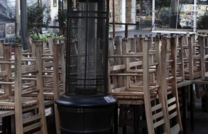 Ανατροπή! Ανοικτό το ενδεχόμενο να ανοίξουν νωρίτερα τα καταστήματα εστίασης