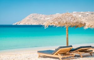 Το Σαββατοκύριακο ανοίγουν οι οργανωμένες παραλίες