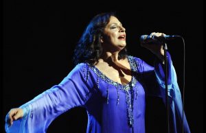 Η Χαρούλα Αλεξίου ανακοίνωσε το τέλος της καριέρας της