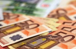 Έκτακτο επίδομα σε 400.000 εργαζόμενους: Δείτε ποιοι είναι οι δικαιούχοι