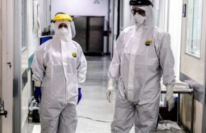 Κορονοϊός: «Μεταλλάχθηκε» και είναι πιο μολυσματικός – Τι αναφέρει νέα έρευνα