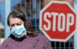 Τρία μέτρα στο τραπέζι: Απαγόρευση μετακίνησης εκτός νομού, lockdown σε 65ρηδες και εστίαση μέχρι τις 9 το βράδυ