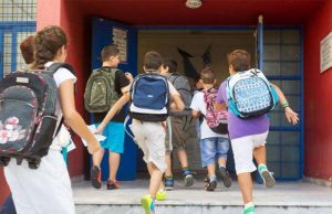 “Μασκούλα, αποστάσεις, πλύσιμο στα χεράκια….”