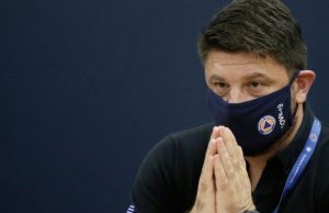 Lockdown: Παγώνει το click away, κλειστά καταστήματα και κομμωτήρια