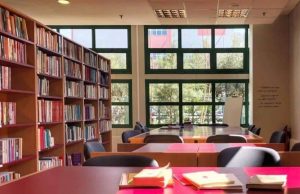 «Book away» στη Γλυφάδα ! Συντροφιά για τους Γλυφαδιώτες τα βιβλία της Δημοτικής Βιβλιοθήκης – Διαθέσιμοι 20.000 τίτλοι.