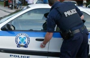 Συναγερμός στα νότια προάστια: Άντρας επιτίθεται σε ανήλικες – Οι καταγγελίες για τον «σάτυρο με το τζόκεϊ»