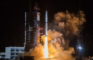 NOTAM και στην Ελλάδα για τα συντρίμμια κινεζικού πυραύλου