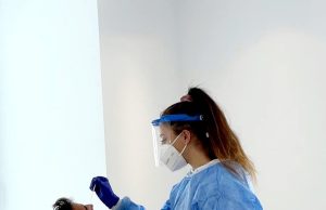 Από σήμερα δωρεάν rapid τεστ καθημερινά στη Γλυφάδα