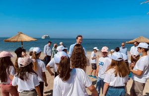 Τρεις γαλάζιες σημαίες για τις παραλίες της Γλυφάδας