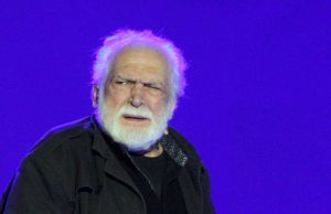 Εφυγε απο την ζωή ο Κώστας Καζάκος σε ηλικία 87 ετών.