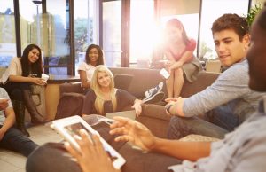 Κοινωνική Ψυχολογία: Η απάθεια του θεατή από το να παρευρίσκεσαι στο να συμπαραστέκεσαι