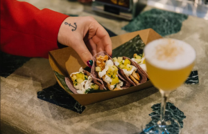 H φάση είναι Ηλιούπολη: Νέες αφίξεις για φαγητό και ποτό