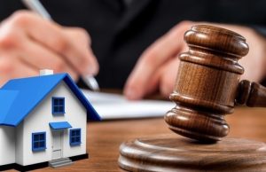 «Ελευθέρας» στους servicers να κάνουν πλειστηριασμούς – Πώς μπορούν οι δανειολήπτες να σώσουν το σπίτι τους