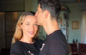 Από το 1992 πέρασαν 31 χρόνια και ο Σάκης Ρουβάς εκτός από ίδιος είναι και Tik Toker