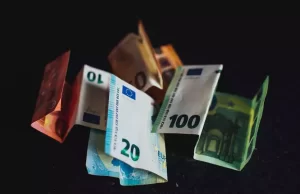 Κατώτατος μισθός: Πόσο αυξάνονται τα επιδόματα της ΔΥΠΑ – Όλες οι αλλαγές που ανακοινώθηκαν