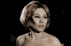 Ελένη Προκοπίου: Το απόλυτο πρωτοσέλιδο της ωραίας του ελληνικού σινεμά που σκανδάλισε τα πλήθη