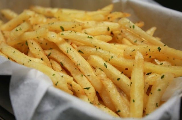 7ff1a2_patates_tiganites