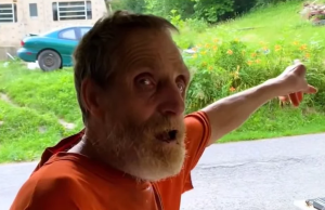 Η οικογένεια Γουίτακερ που τα μέλη της «γαβγίζουν» και γρυλίζουν -Πώς ξεκίνησε η αιμομιξία και τι λένε οι ειδικοί