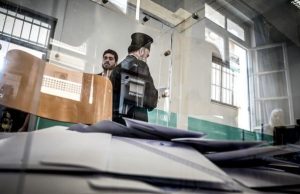 “Ιερός πόλεμος” στις δεύτερες εκλογές: Η ΝΔ, η “Νίκη” και η επίσημη Εκκλησία