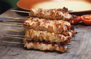 ΕΦΕΤ: Ανακαλούνται μπιφτέκι και σουβλάκι κοτόπουλο – Βρέθηκε σαλμονέλα