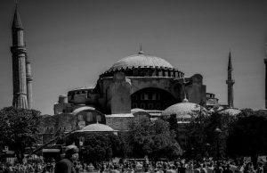 Το παρατραβάνε οι Τούρκοι: Κάνουν… προϊόν προς κατανάλωση την Αγια Σοφιά – Πρώτα την έκαναν τζαμί, τώρα βάζουν εισιτήριο για τους επισκέπτες!