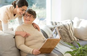 The Role of Technology in Assisted Living Jobs: How AI and Automation are Changing the Industry