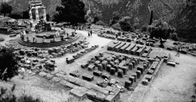 manteio-twn-delfwn-696x365