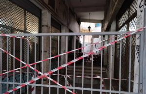 Σοκ στη Θεσσαλονίκη: Τρύπα τριών μέτρων στο οδόστρωμα «κατάπιε» δύο δεκαεννιάχρονους – Δείτε εικόνες