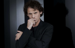 5 διάσημοι που πέθαναν με ενοχλητικά γελοίο τρόπο