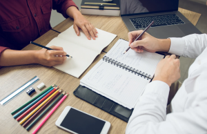 Μη κρατικά ΑΕΙ: Τα δίδακτρα και οι οικονομικές επιπτώσεις