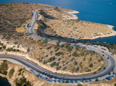 Τέλος οι παλιές μπαριέρες από τα Λιμανάκια -Τι μπήκε στη θέση τους