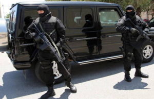 Αντιτρομοκρατική: Επιχείρηση σε Αθήνα και δύο φυλακές – Οκτώ άτομα στο μικροσκόπιο για τρία χτυπήματα